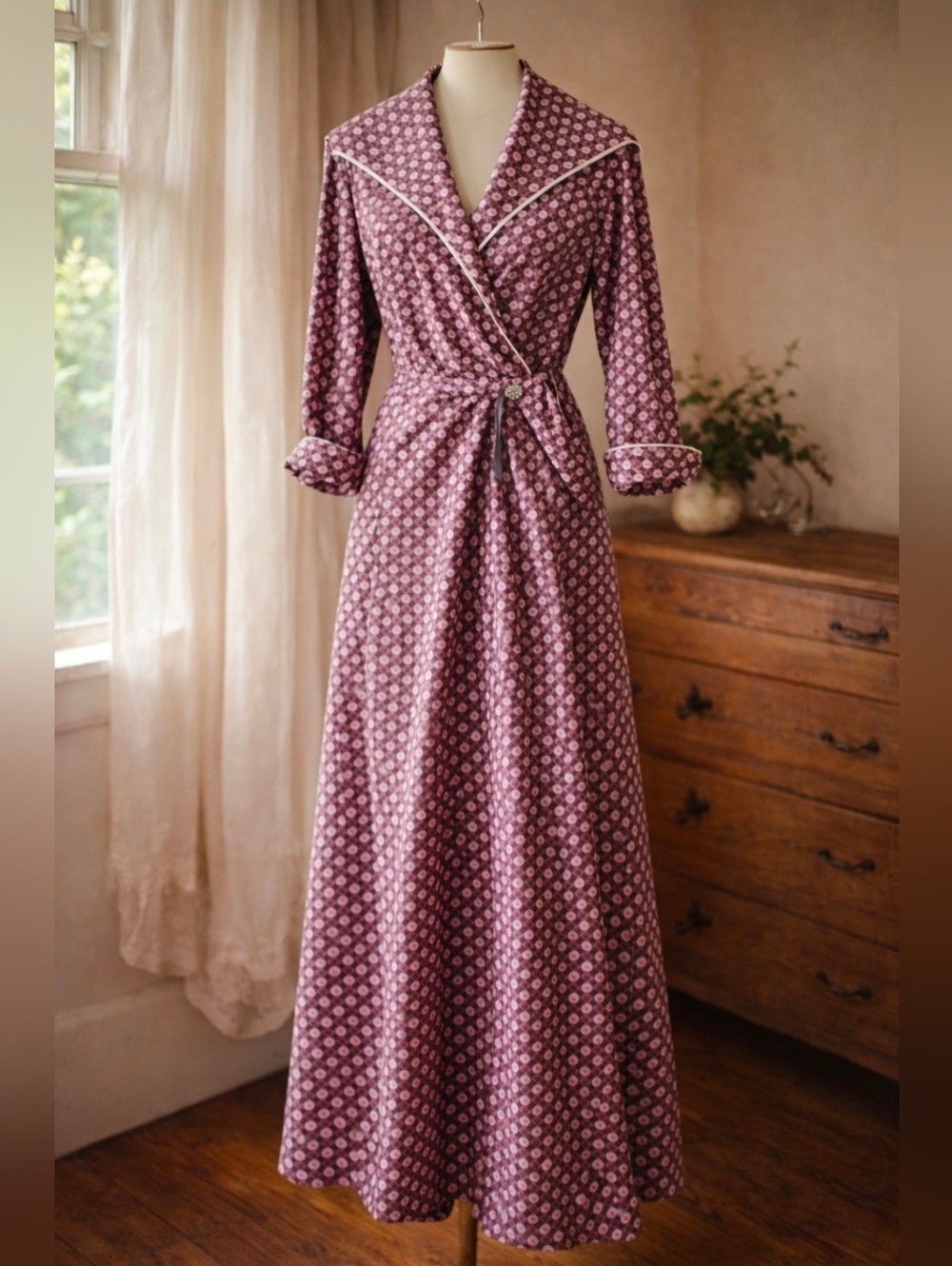 Vintage 1940s Loungees Dressing Gown Robe Floral Print Tie Waist Shawl Collar
